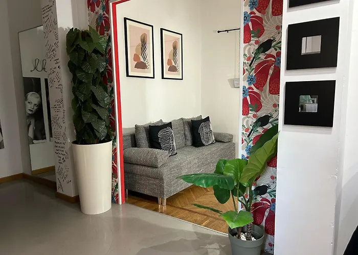 Apart-hotel Santhry House